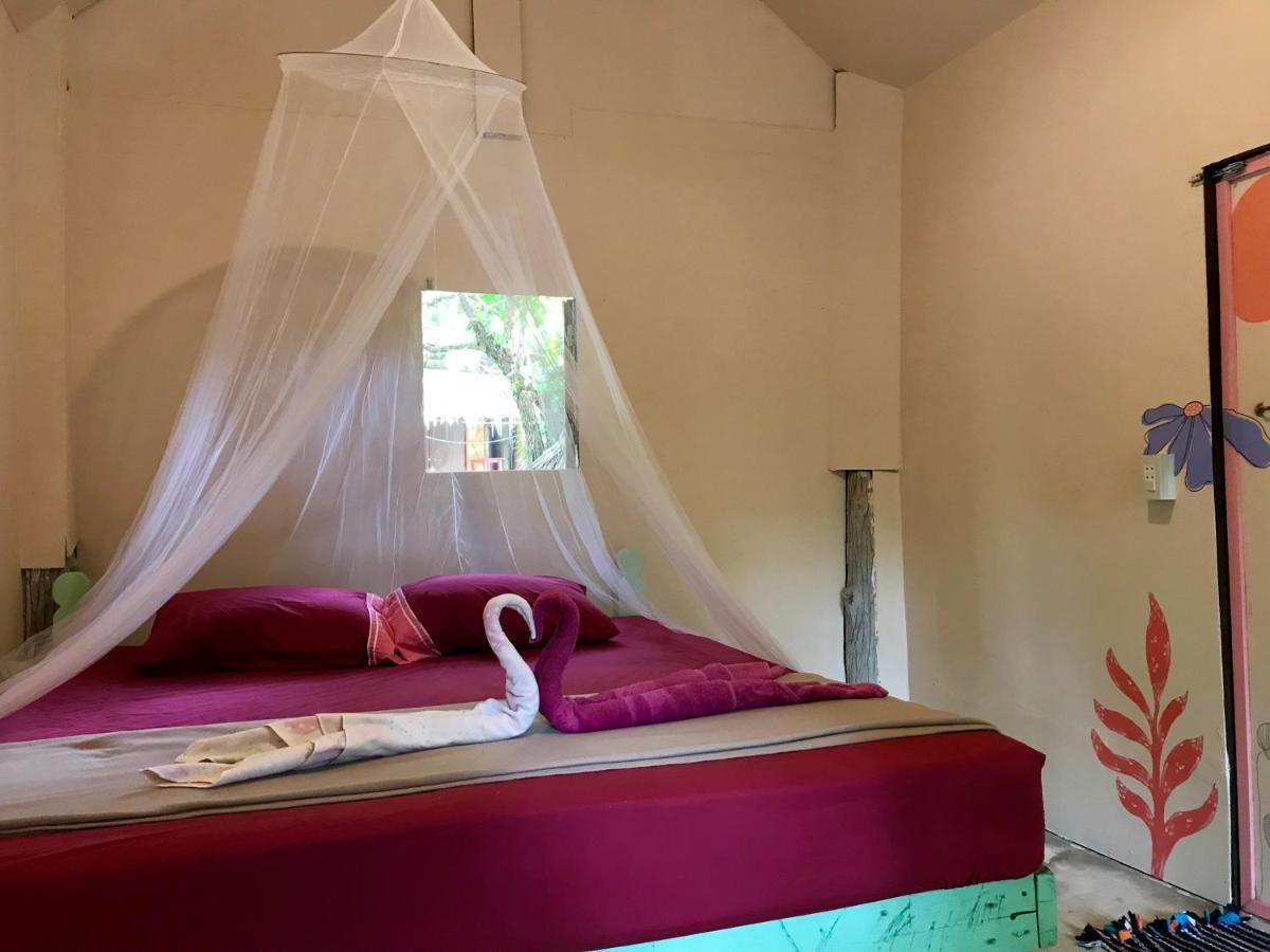 Rasta Baby Bar & Bungalows - Suitable For Young Travelers Koh Phayam Exterior photo